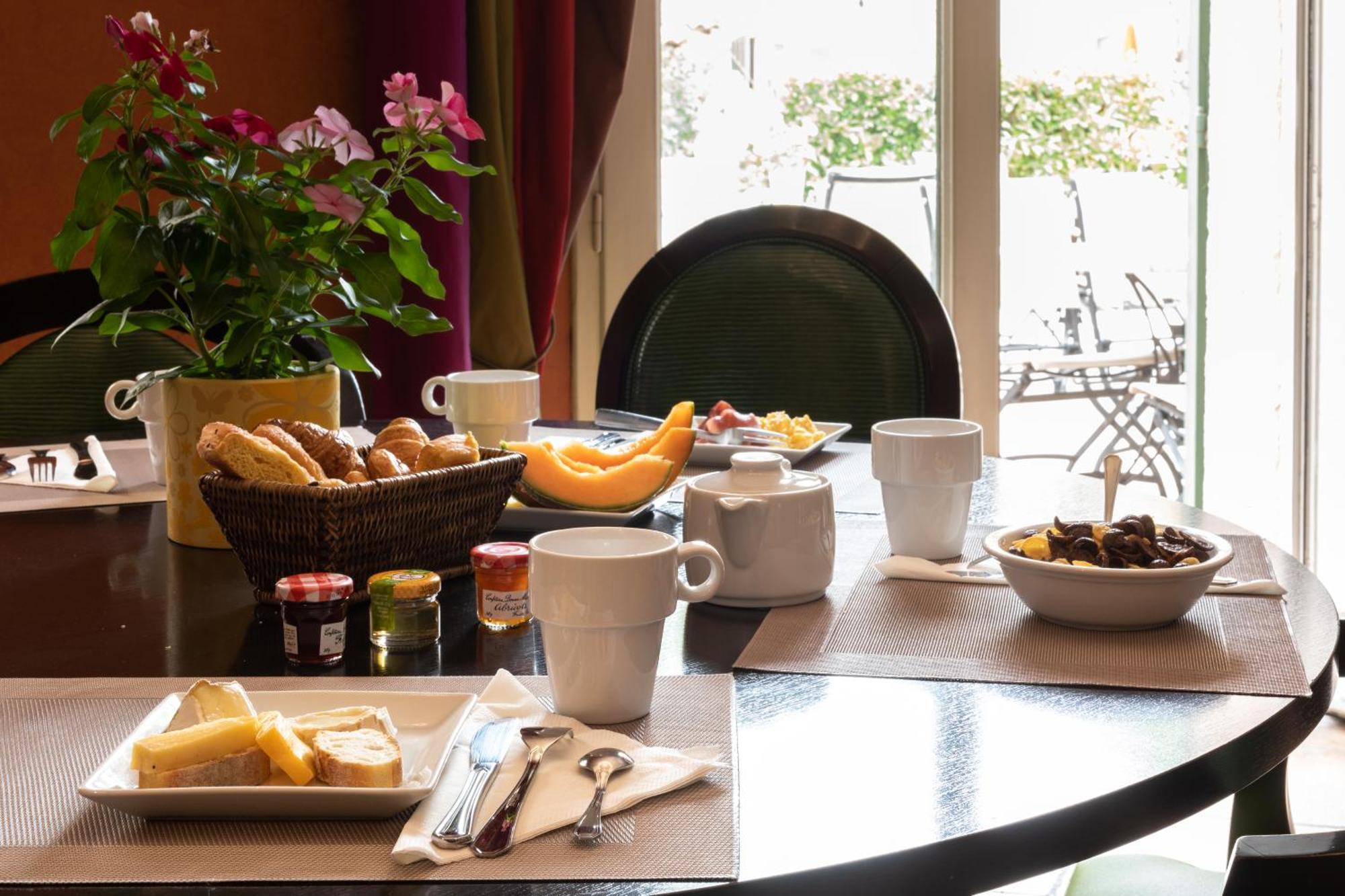 Best Western L'Orangerie Nîmes Eksteriør billede