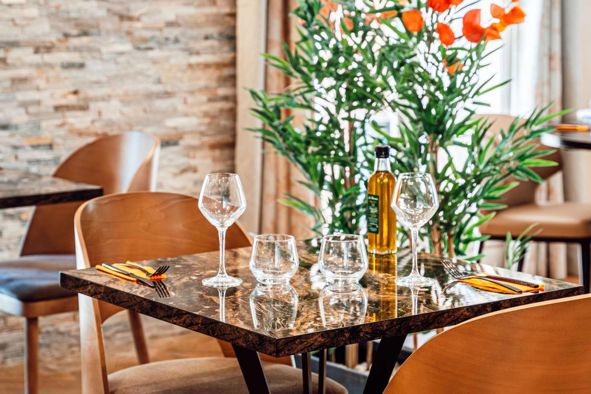 Best Western L'Orangerie Nîmes Eksteriør billede